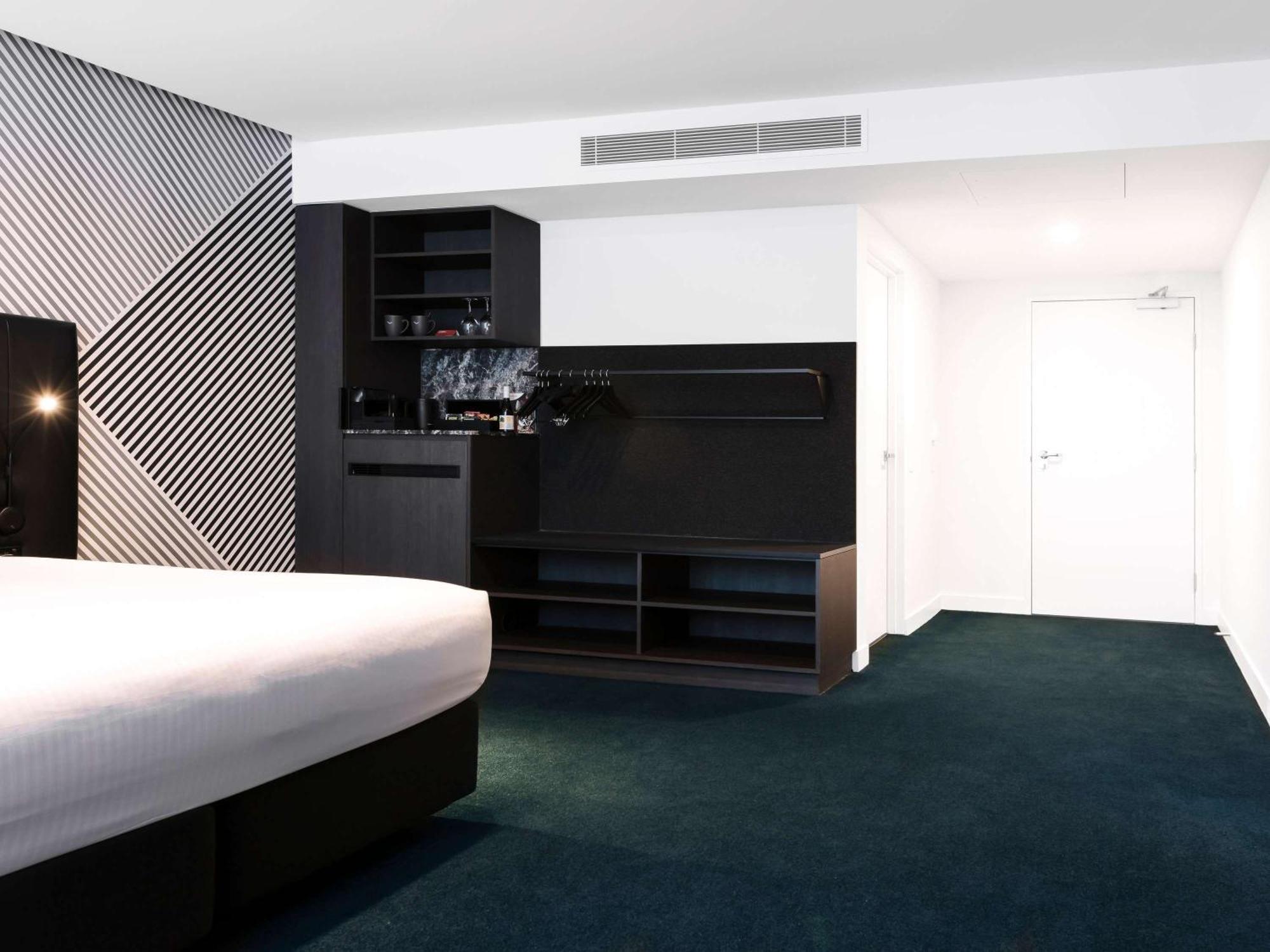 Movenpick Hotel Melbourne On Spencer Exteriör bild